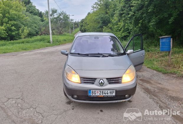 Reno Scenic (moguća zamena za manji auto)